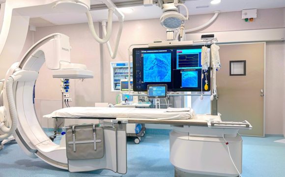 El Hospital Universitario La Luz renueva su sala de hemodinámica para procedimientos médicos complejos